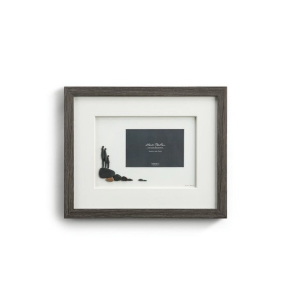 Sharon‎ Nowlan Pebble Art Picture Frame "The Three Of Us" 16x13 - Picture 1 of 10